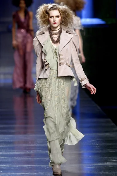 Look 34
